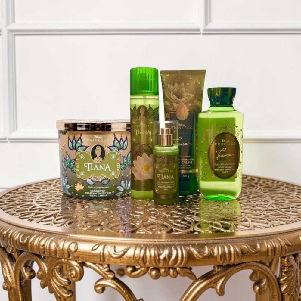 BATH AND BODY WORKS DISNEY PRINCESS TIANA CANDLE AND BODY CARE SET